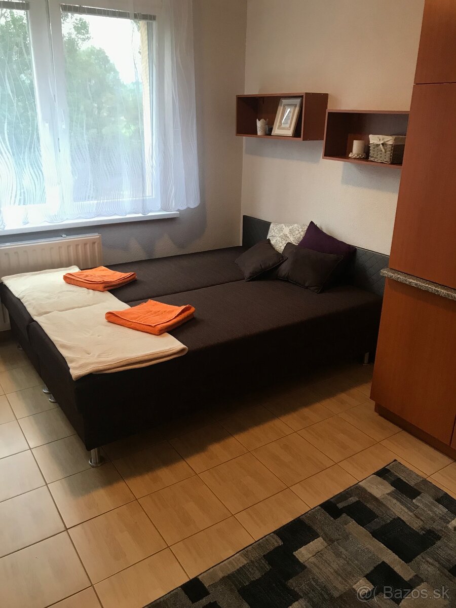 Prenajmem garsónku na Nábreží
