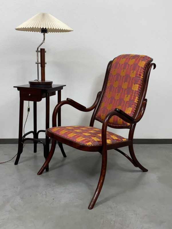 elegantné kreslá a stolíky Thonet 1900-1930