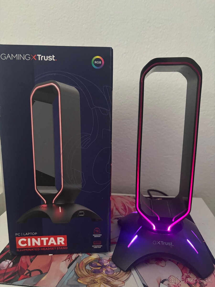 Stojan na slúchadlá s RGB podsvietením