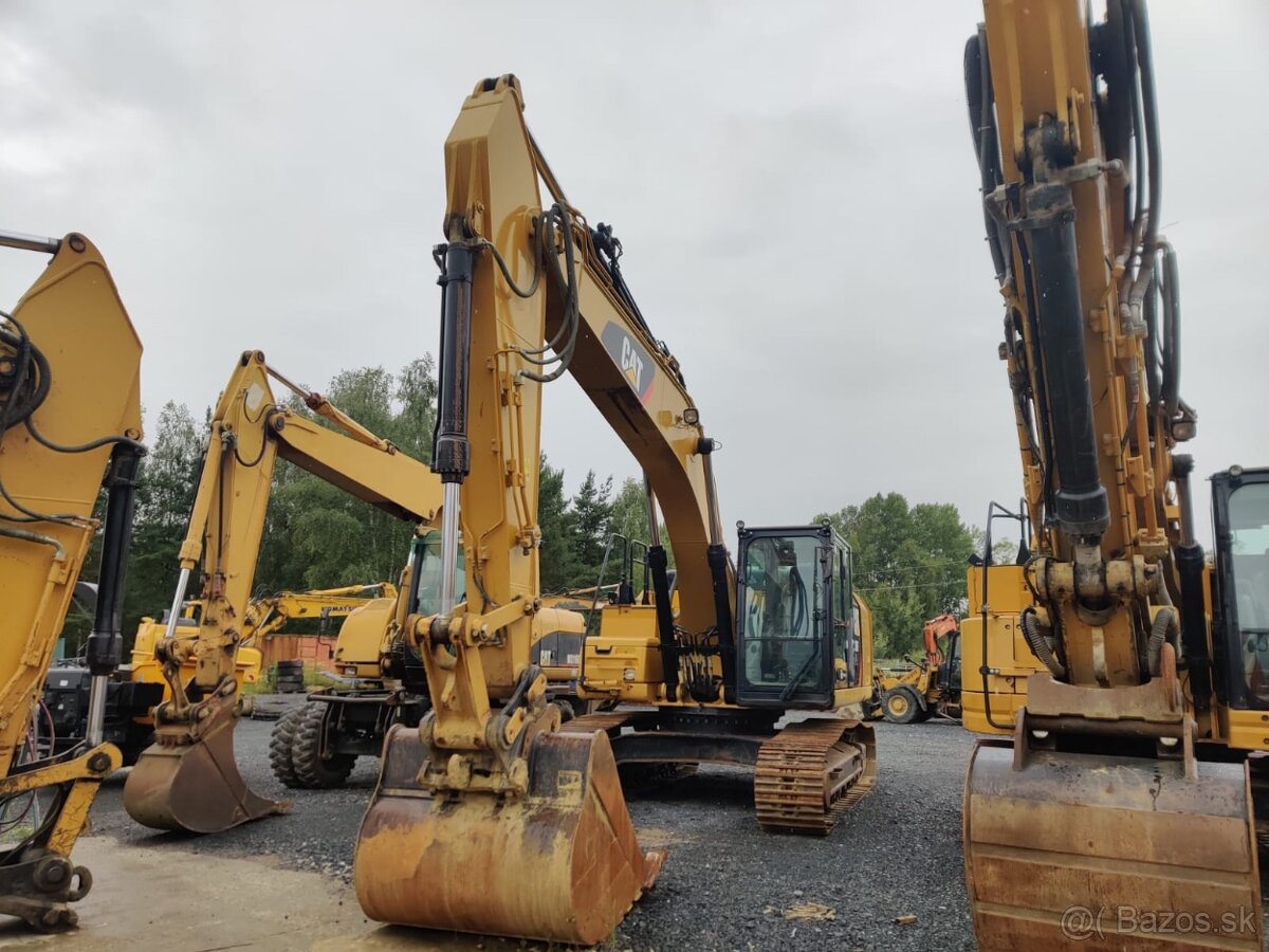 Pásový bagr CAT 326 FLN
