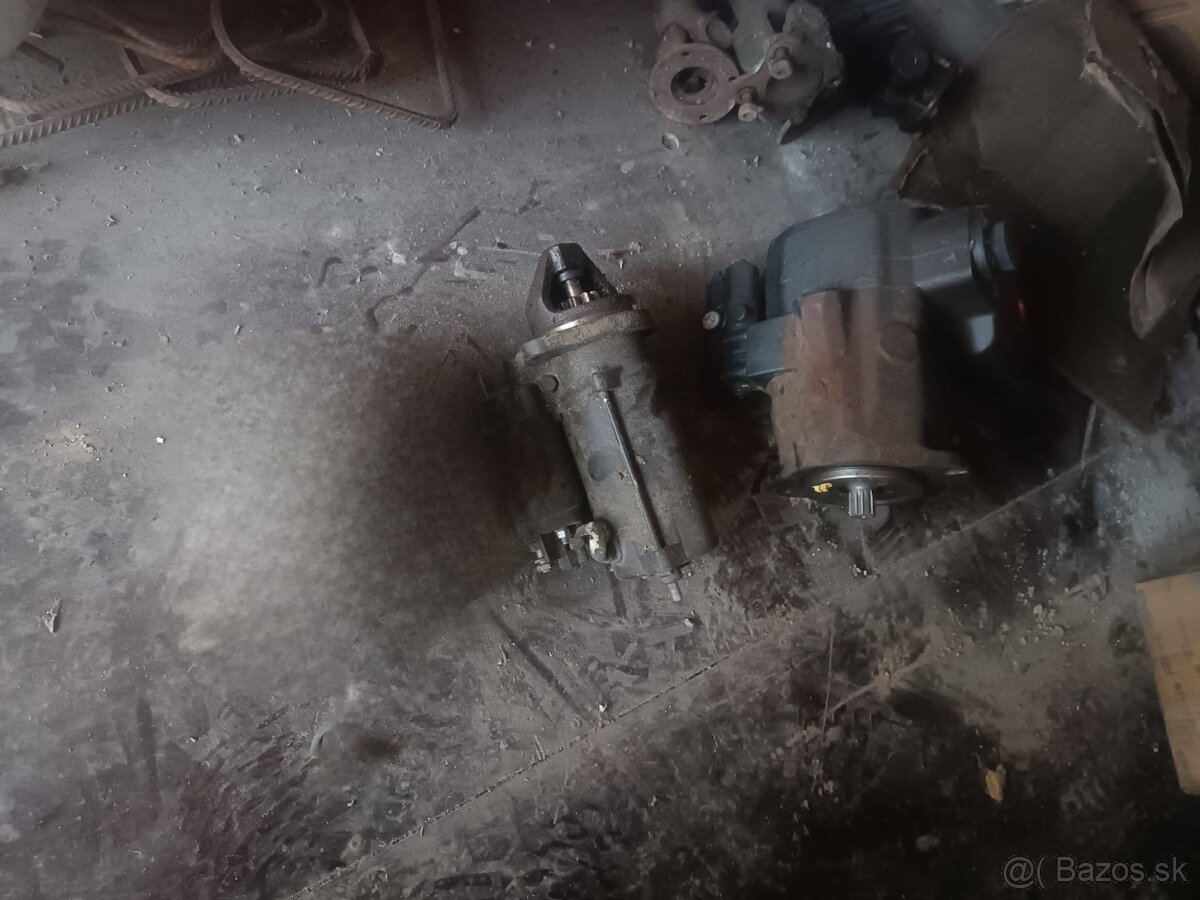 Merlo P32.6 teleskopicky nakladač