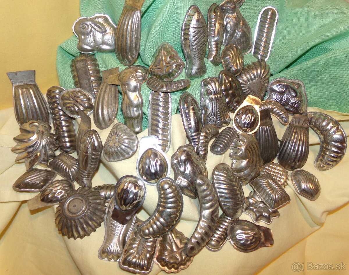 STARÉ FORMIČKY rôznych tvarov 55 ks - na ďalšiu tvorbu