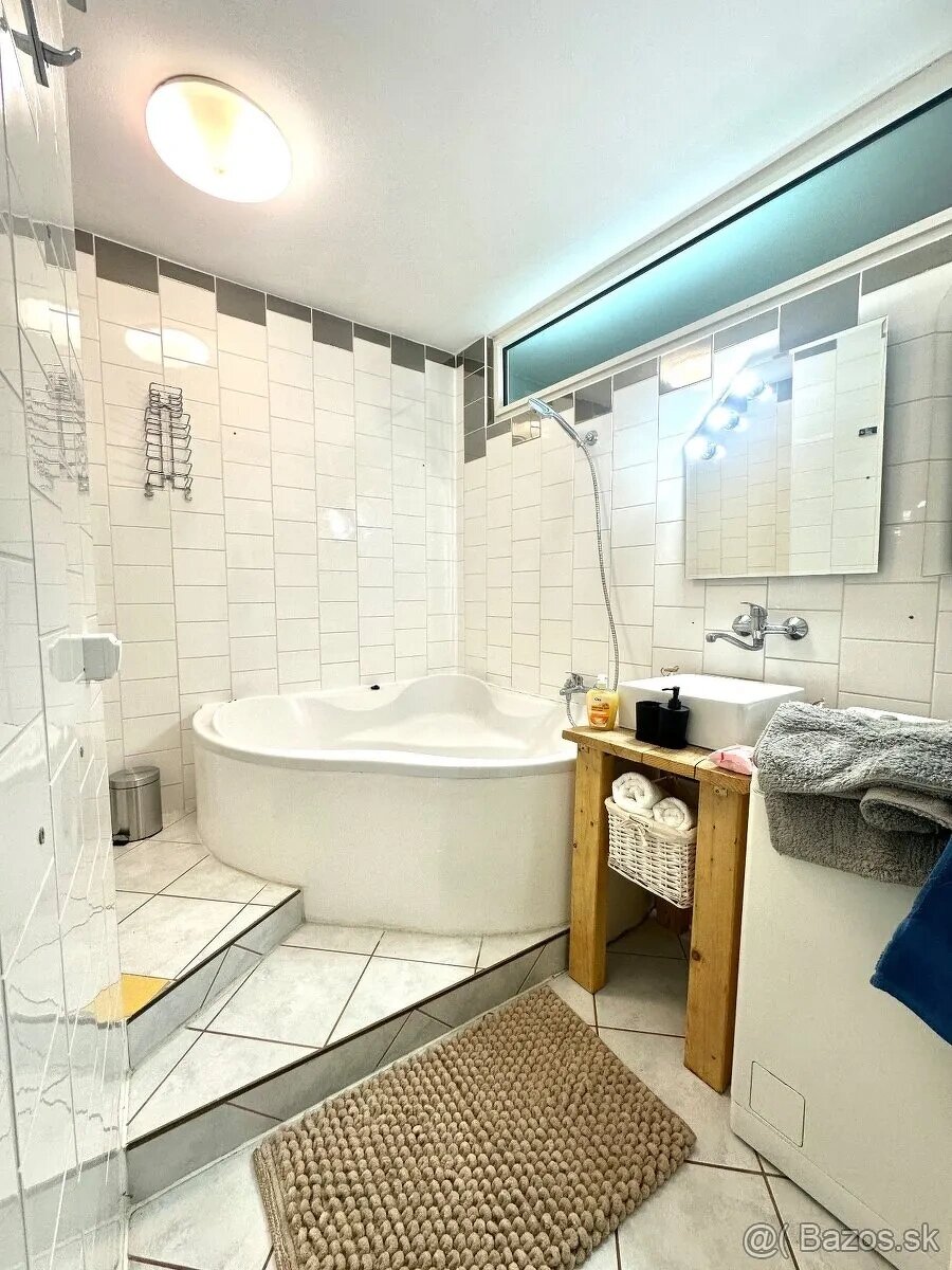 Krásny 3 izb.byt, ul. Dlhá, Nitra Chrenová