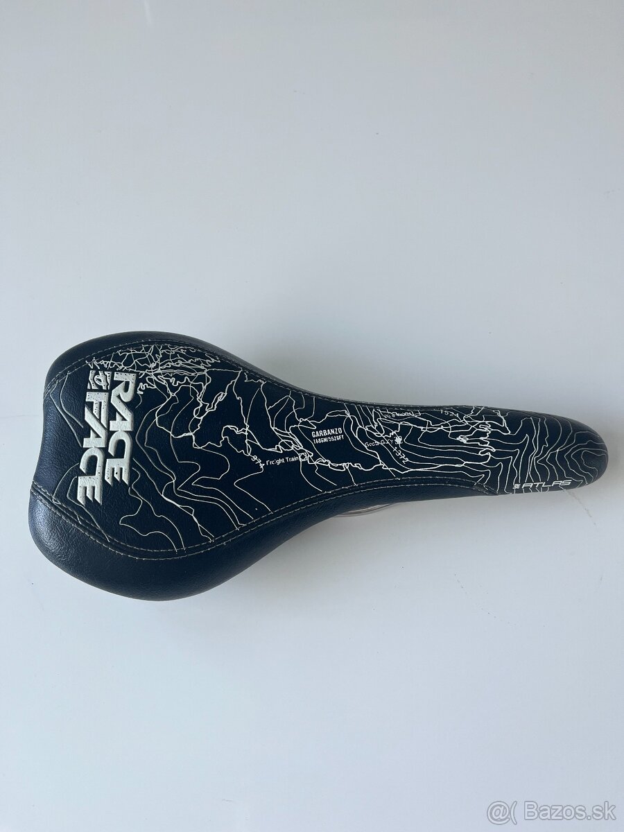 Sedlo Race face Atlas