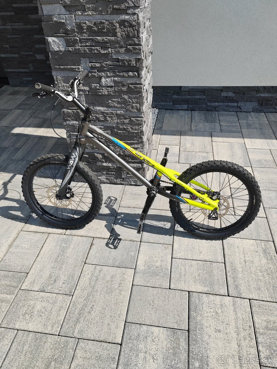 Cyklotrialovy bicykel