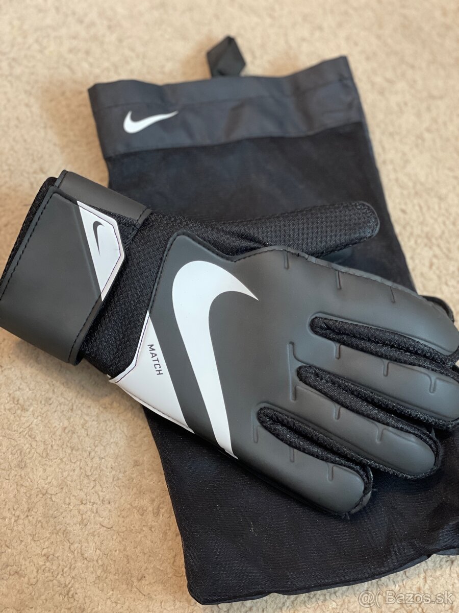 Predám brankárske rukavice nike