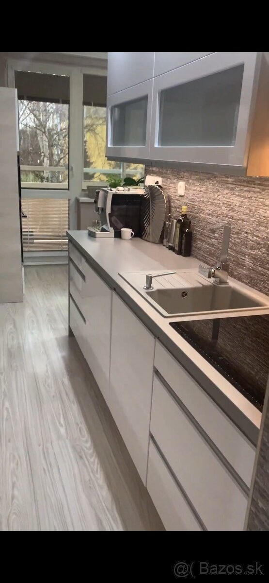 3-Izbový,prerobený a zariadený byt v centre mesta Bardejov