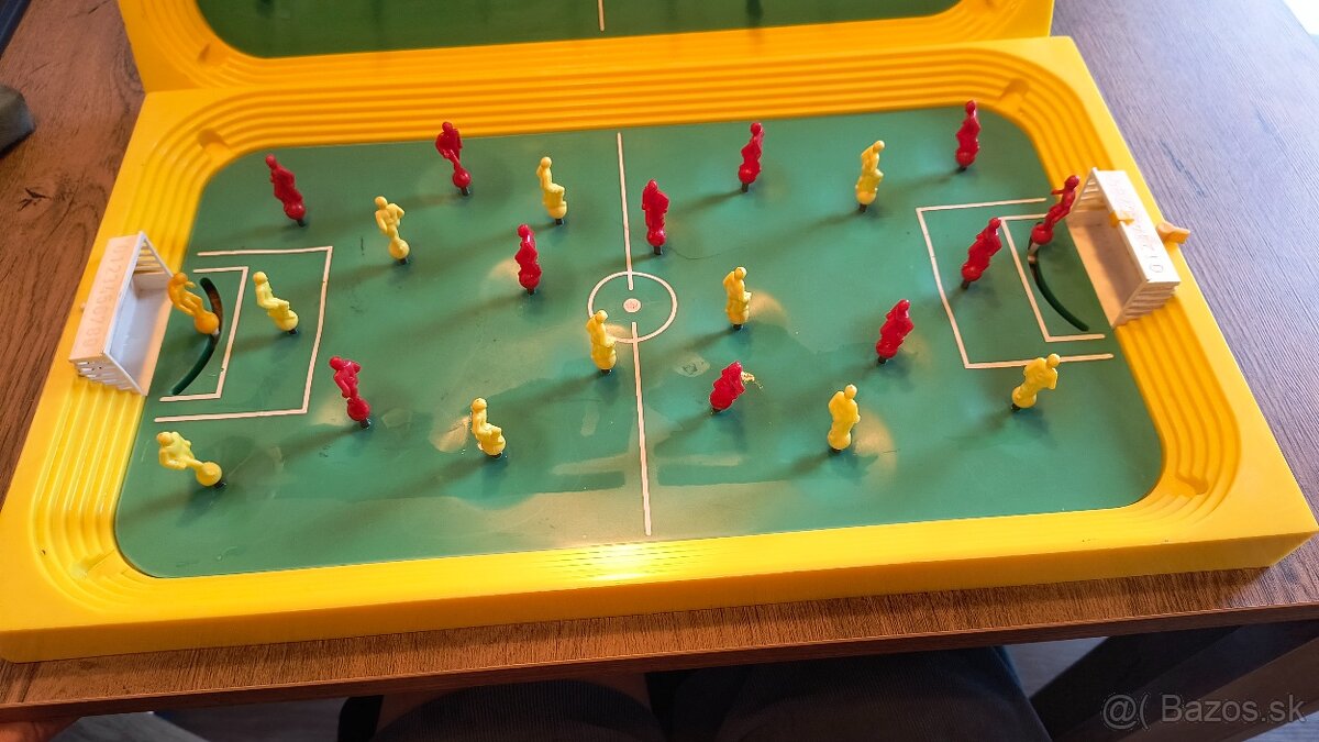 Retro stolový futbal