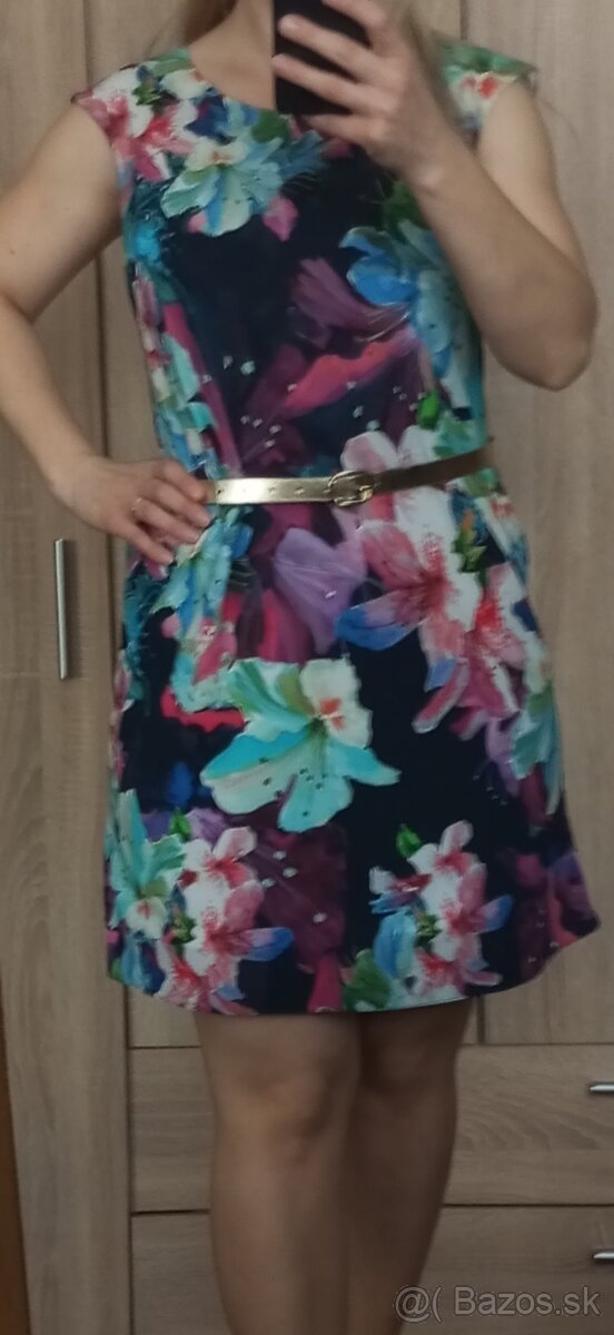 Dámske elegantné kvetinové šaty M/L