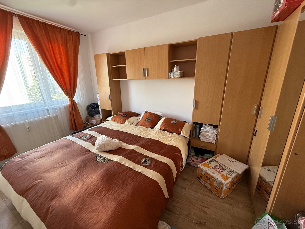 Darujem posteľ s roštom bez matraca