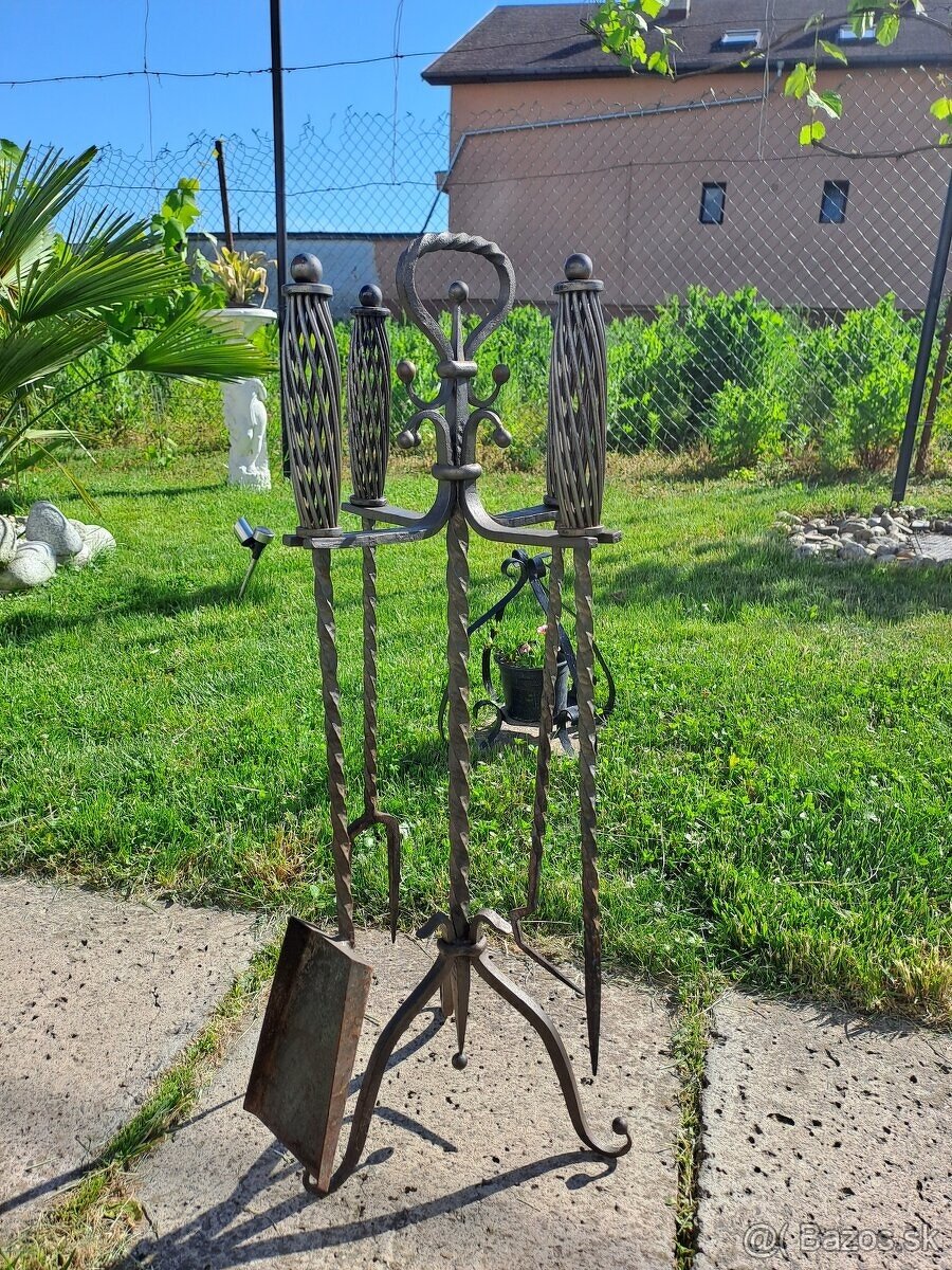 Predám kované krbové náradie.