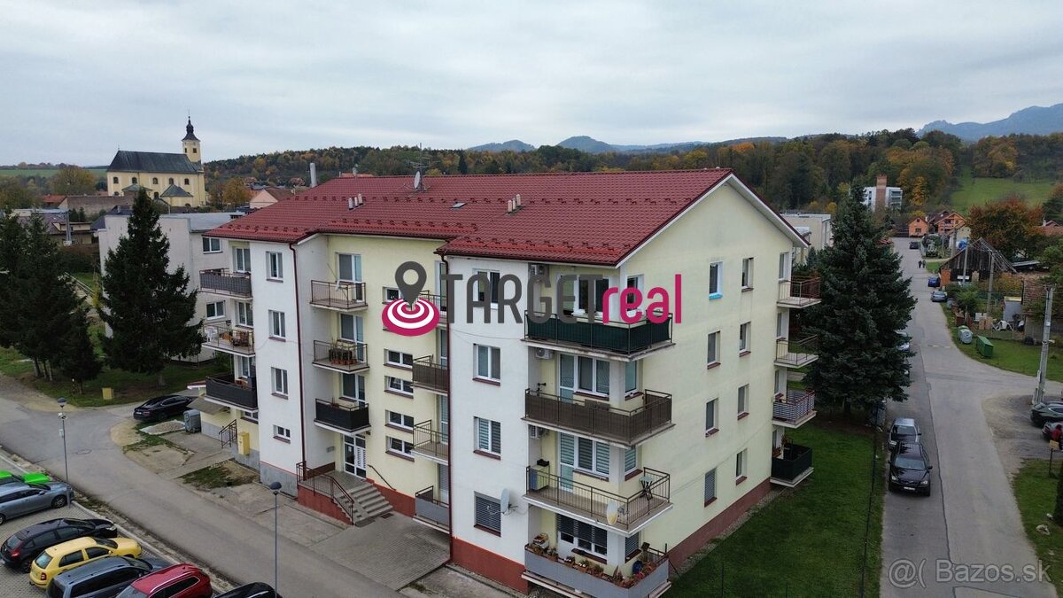 SLNEČNÝ 2-IZBOVÝ BYT S VEĽKÝM BALKÓNOM A SÚKROMNÝM DVOROM