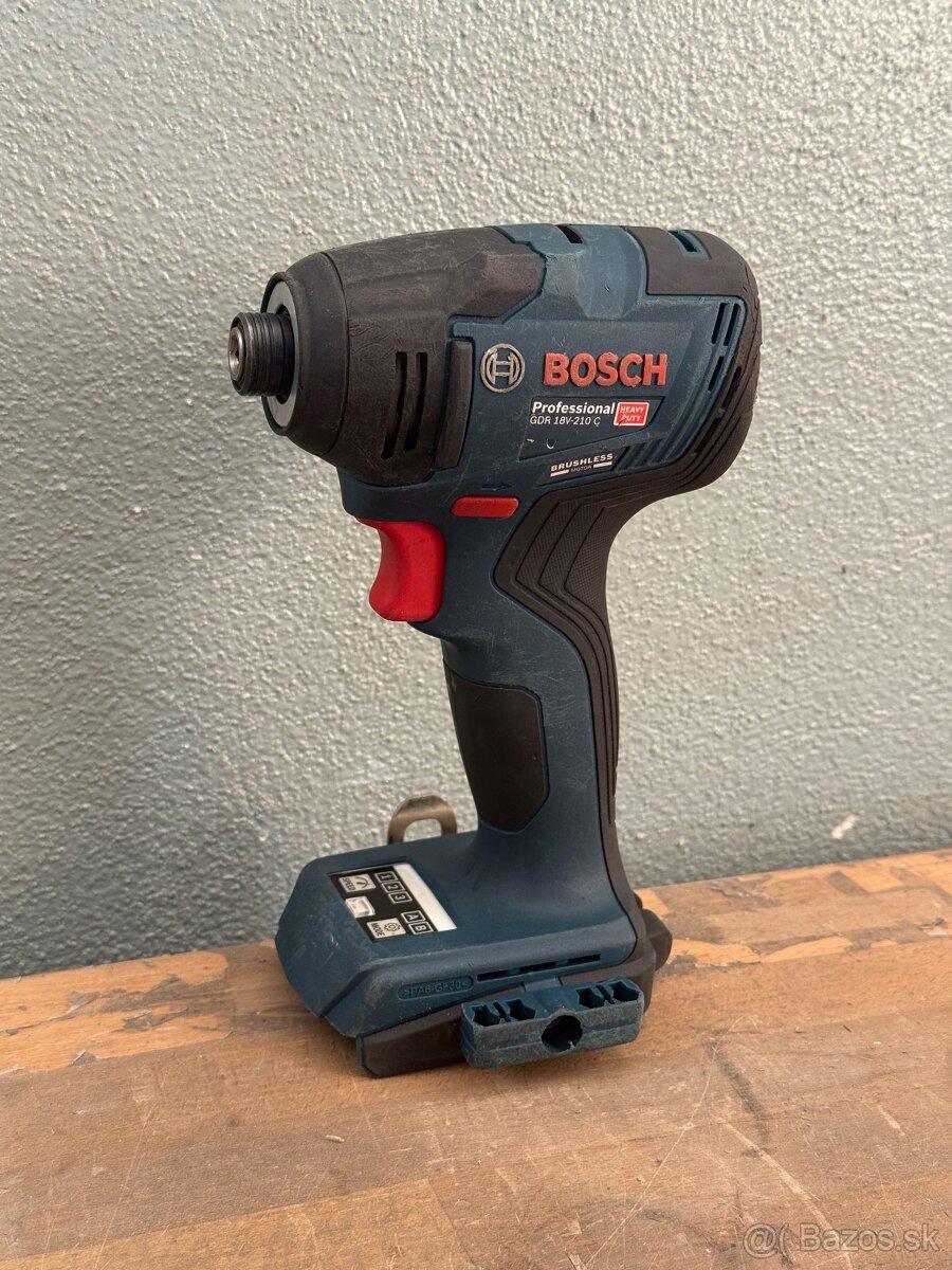 AKU razovy uťahovák Bosch