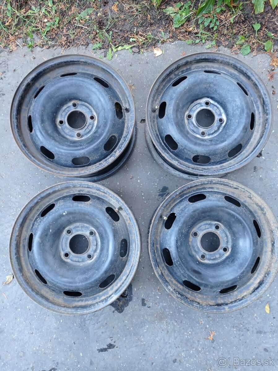 Predám 15" plechové disky na peugeot / citroen.