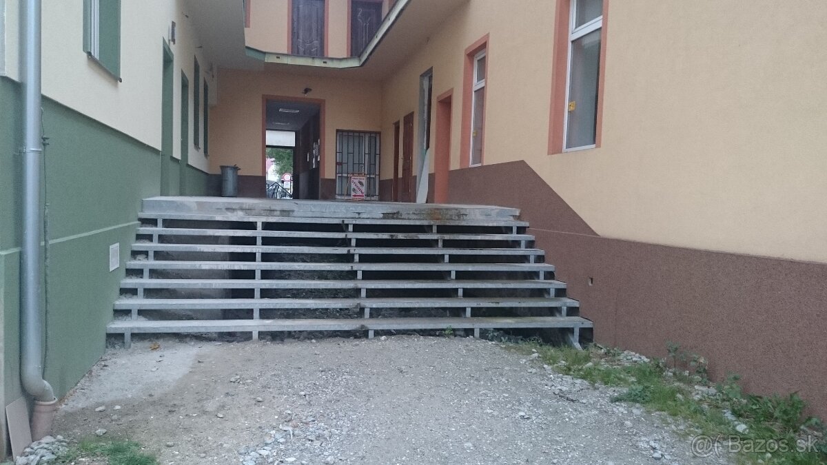 Prenájom kancelárie a skladových priestorov