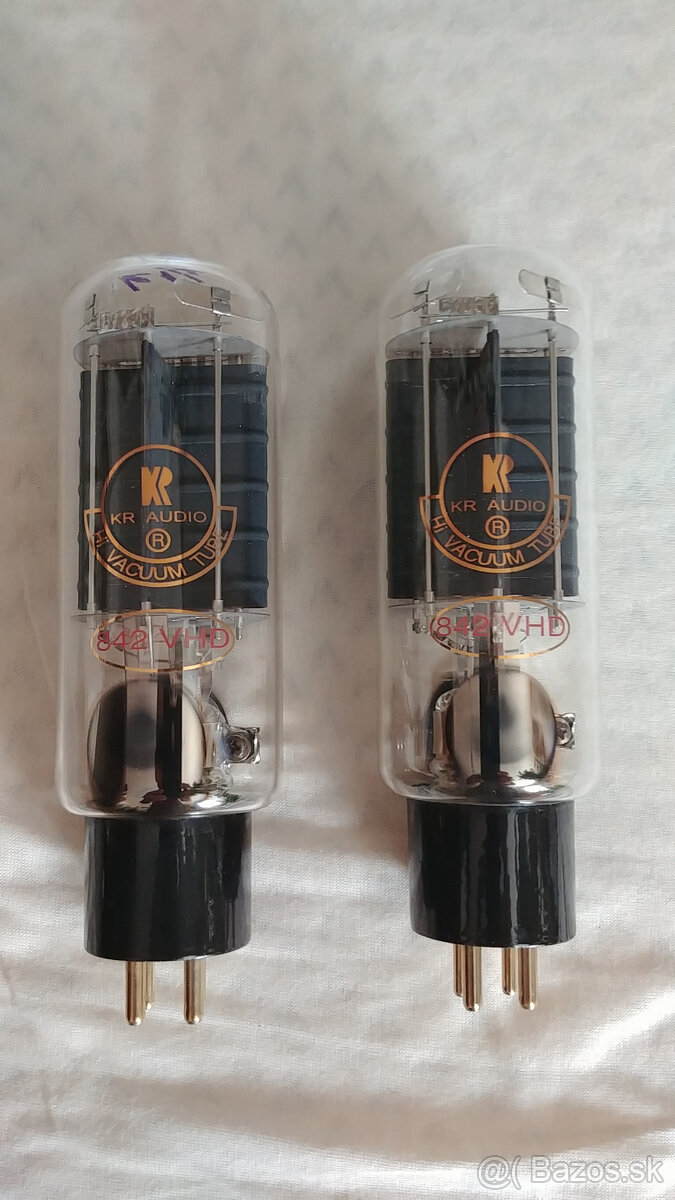 Predám zberateľovi lampy KR842VHD - jedna vadná.