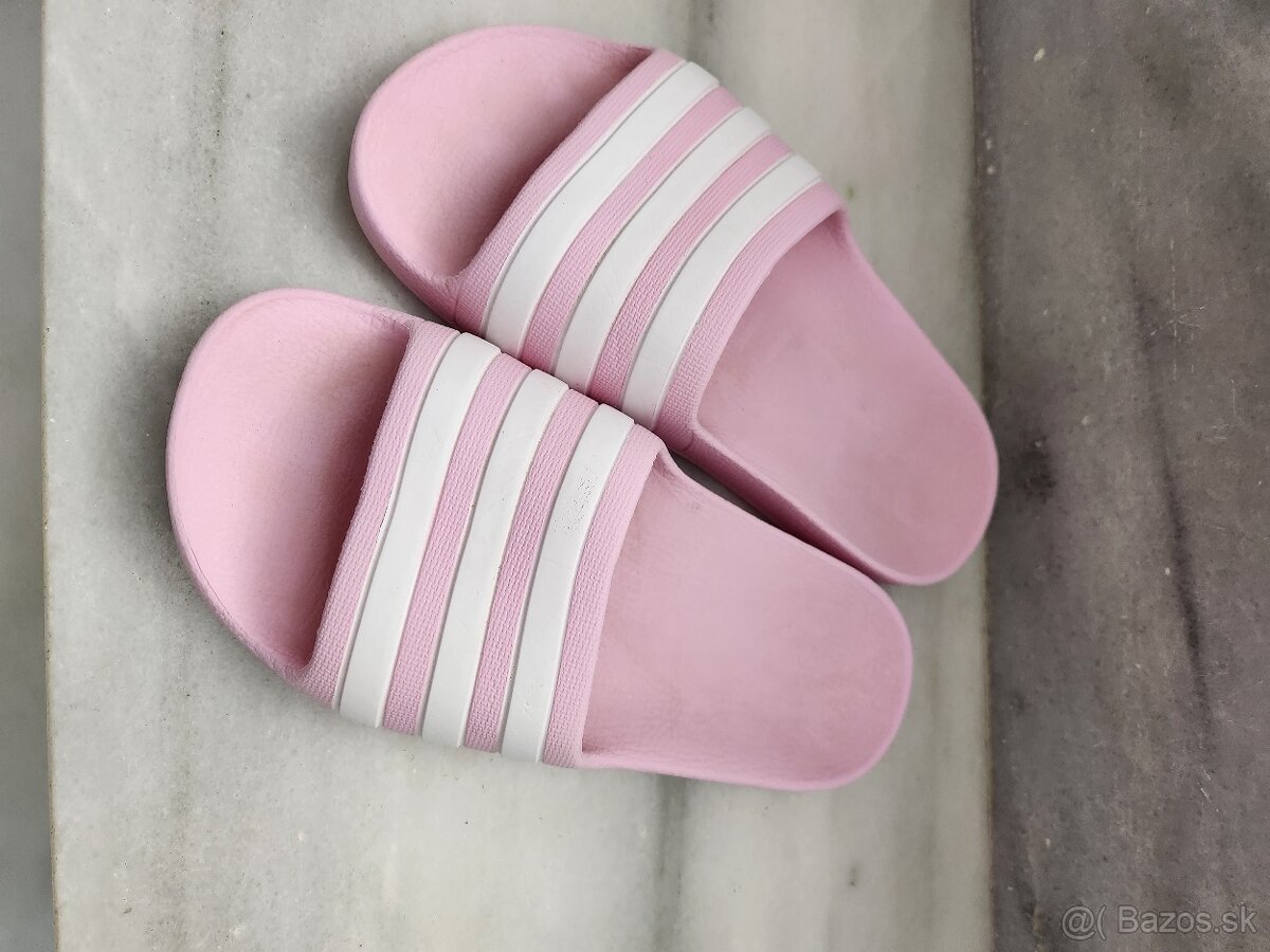 Detské šľapky Adidas