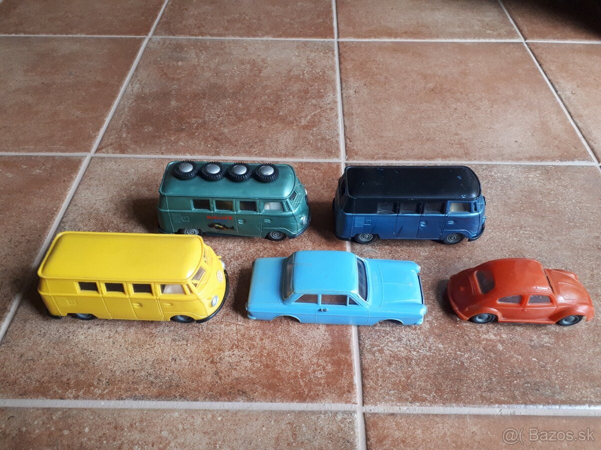 Stare hracky - 5x Stare auticko