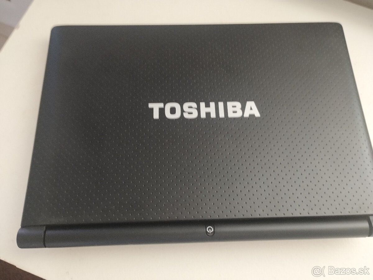 Predám notebook TOSHIBA