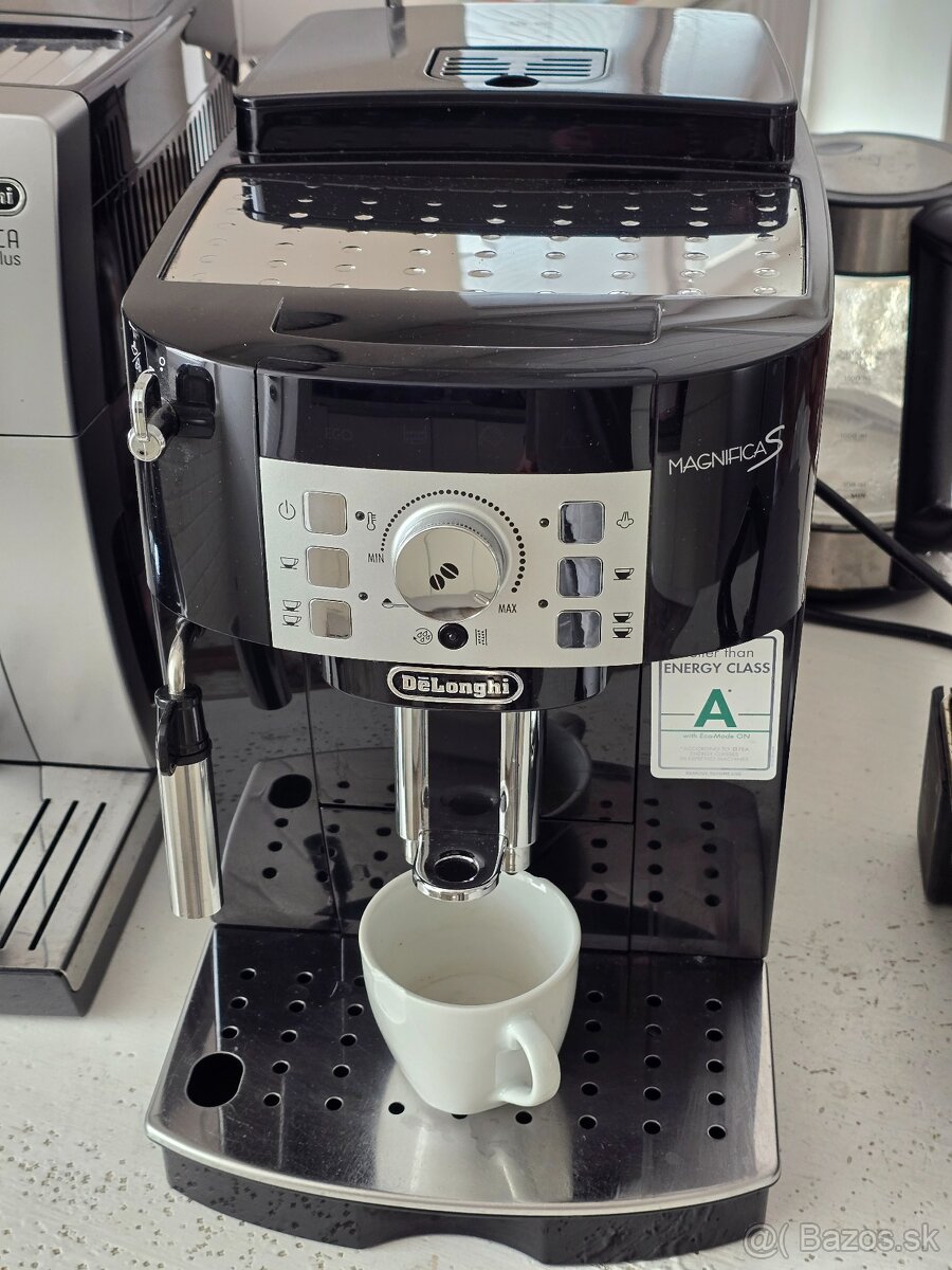 Predam kavovar Delonghi Magifica S