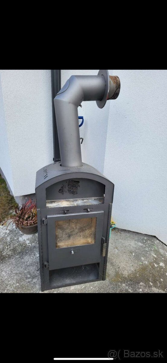 Predam krbove kachle značky Calvi nevyužité aj kominovodom.