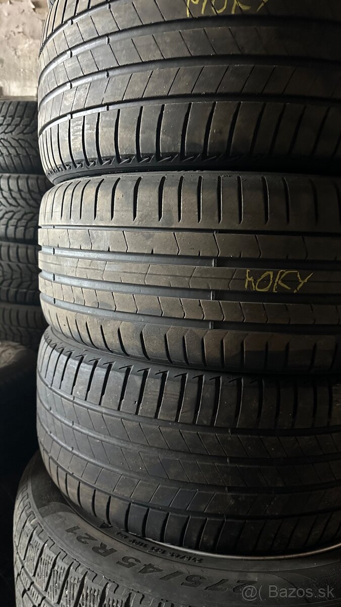 245/40 r19