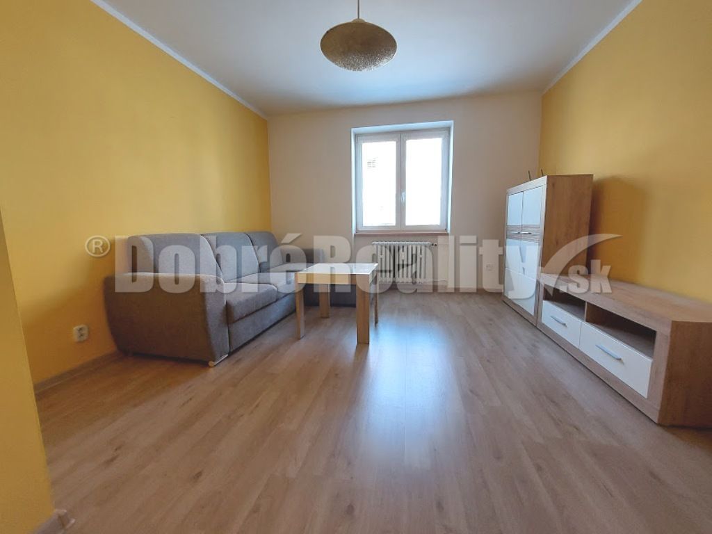 PRENÁJOM: VEĽKÝ ZARIADENÝ 2 IZBOVÝ BYT, FORTNIČKA