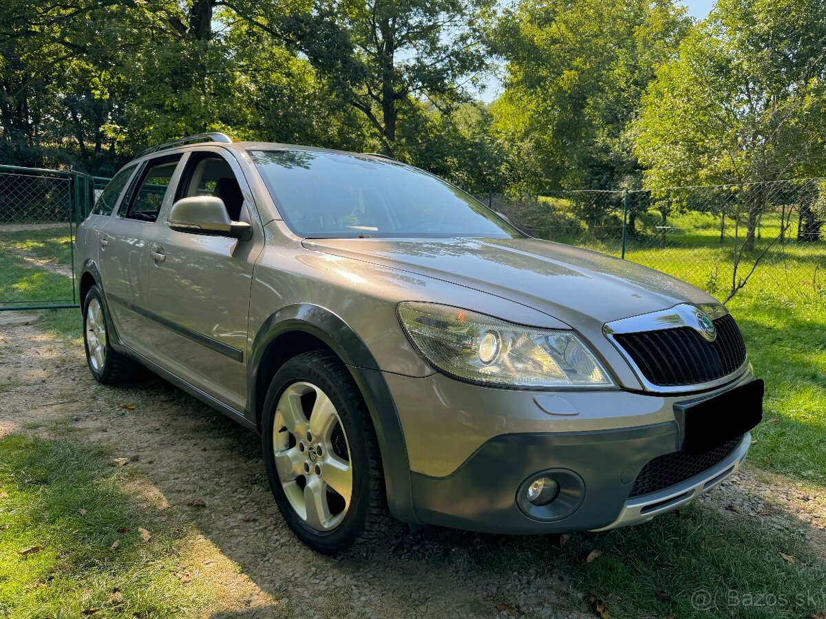 Škoda Octavia Scout 4x4 2.0TDI 103kW Xenony, Senzory, Vyhrev