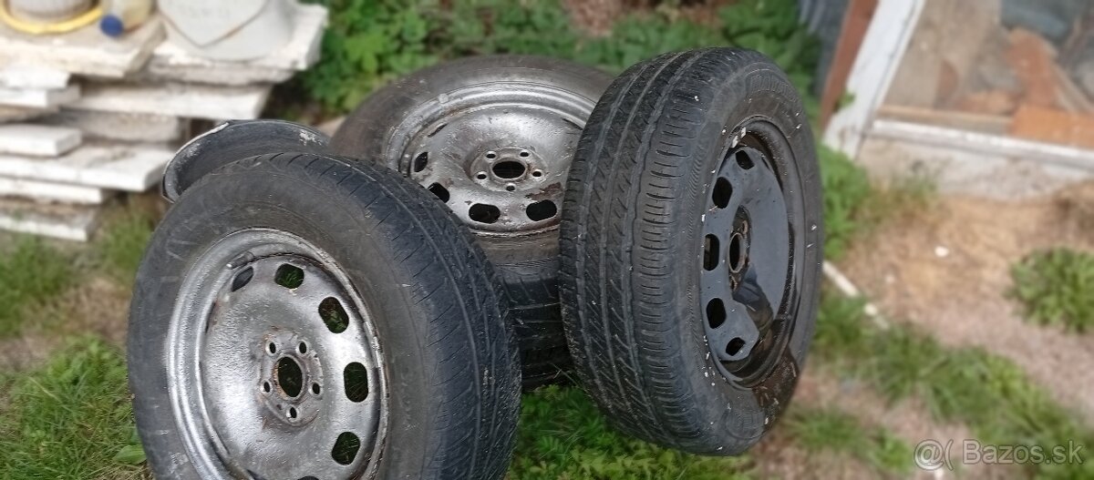 Ponúkam na predaj disky s pneu OKTAVIA1.