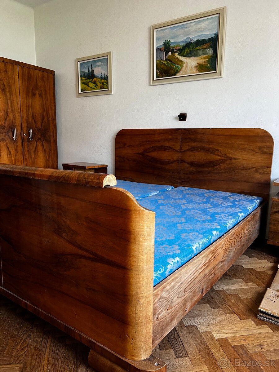 Predám starožitnú sadu nábytku spálňa