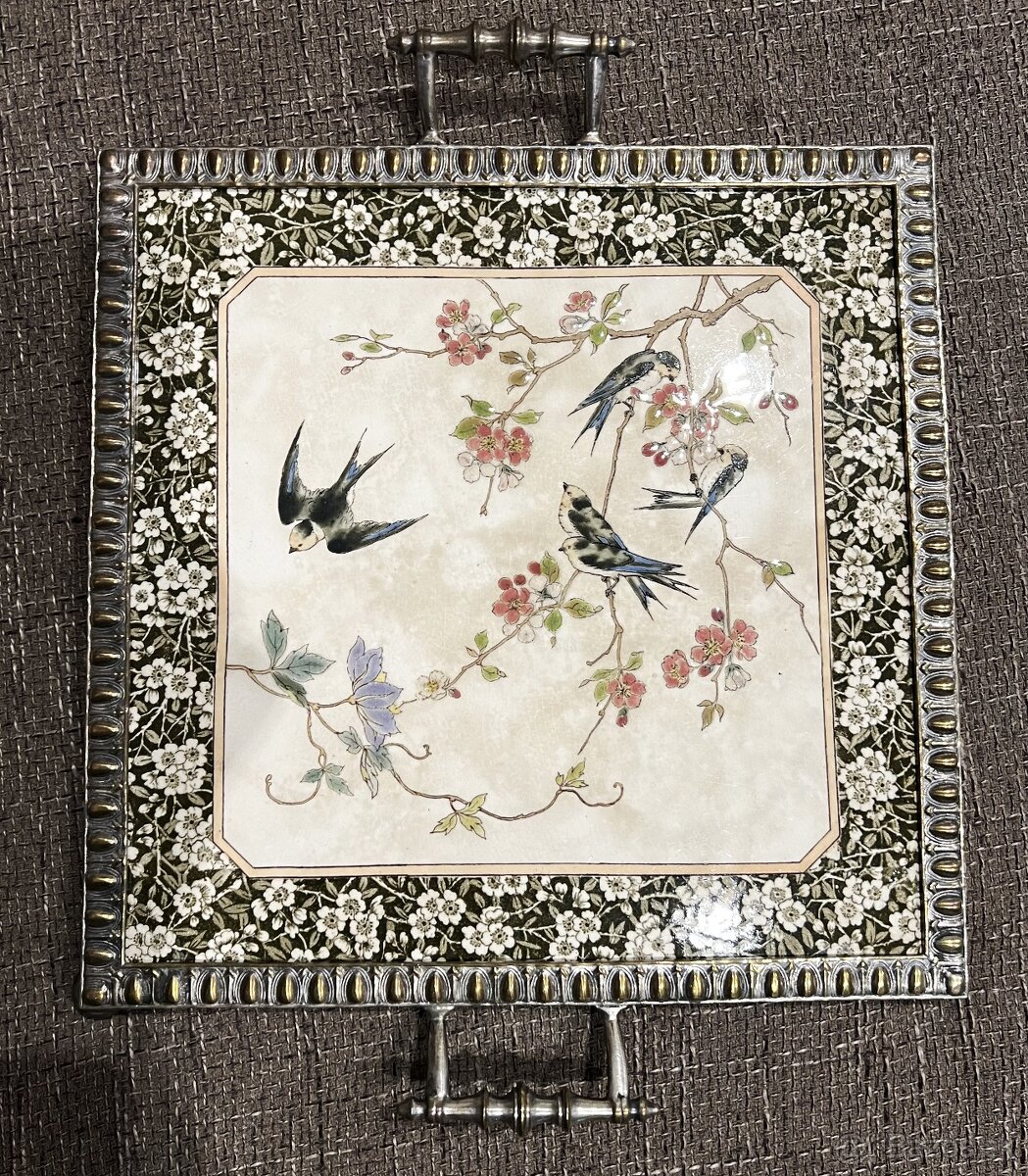 Starožitný servírovací podnos