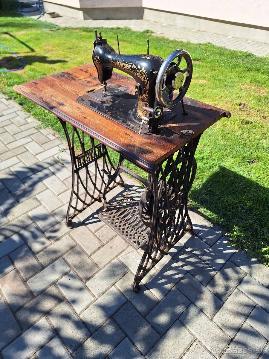 Kayser starodávny šijací stroj komplet