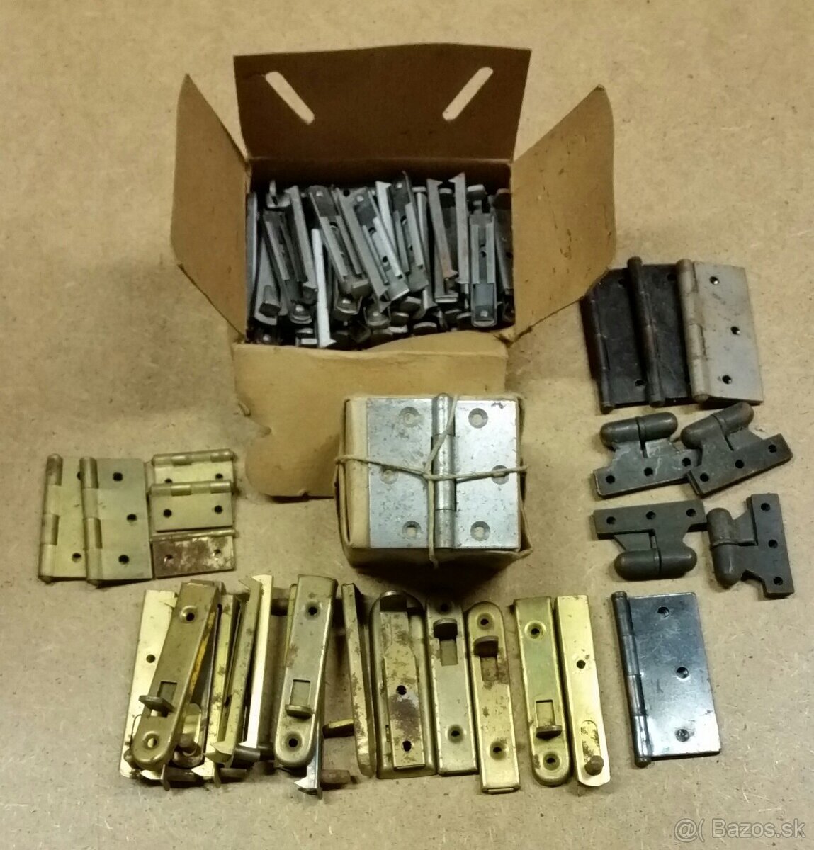 Staré nábytkové závesy .