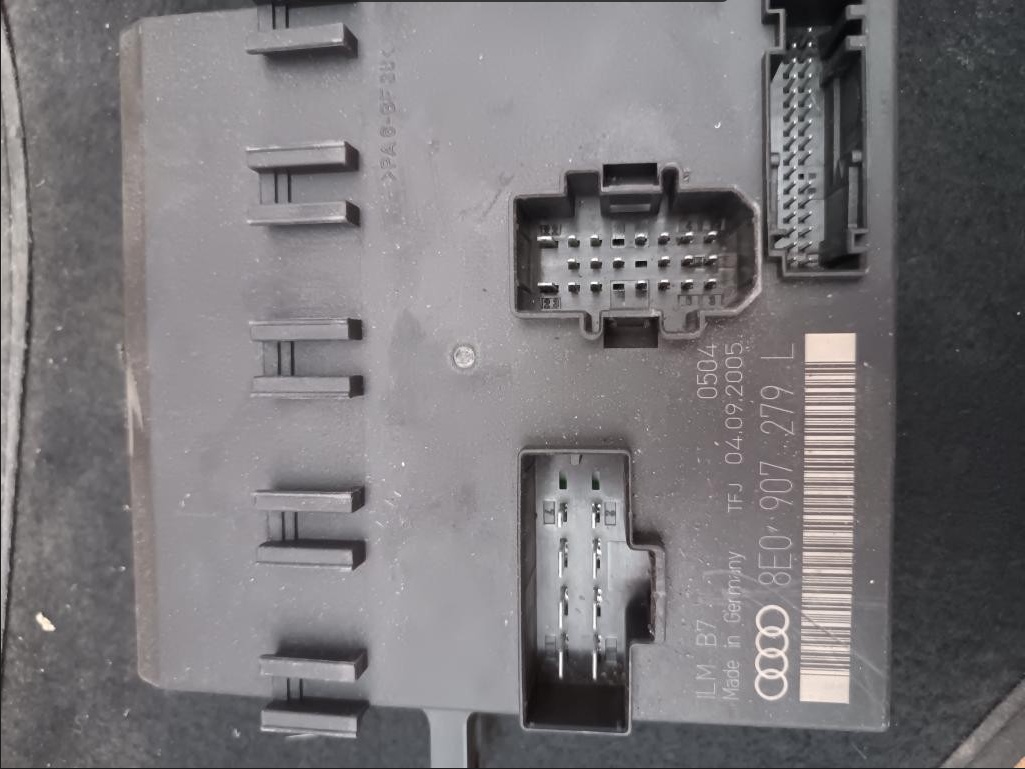 Riadiaca jednotka svetiel stieračov audi a4 b6 b7