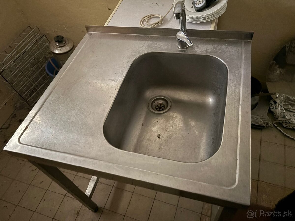 Gastro nerezové umývadlo