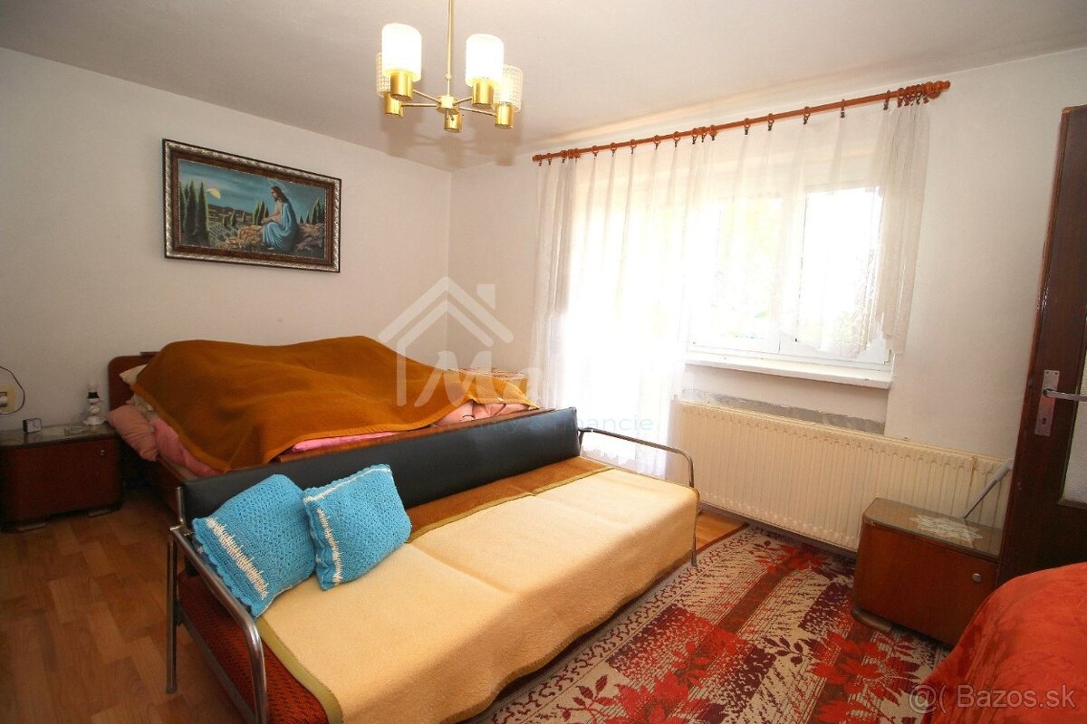 PREDAJ dom s garážou a pozem. 1096m² M.Chlievany