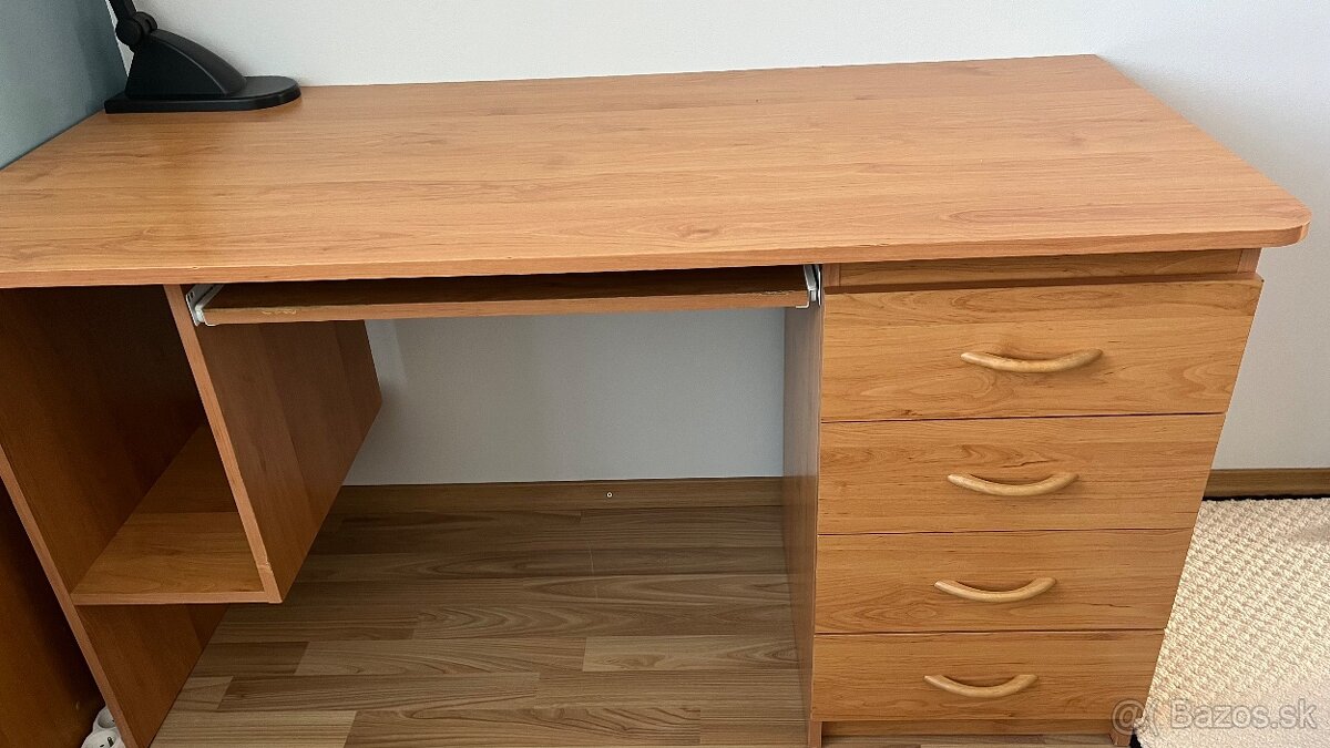 Písací stôl