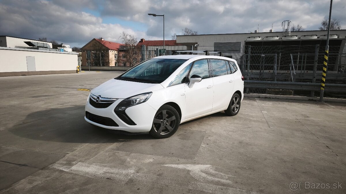 Opel Zafira Tourer Benzín LPG