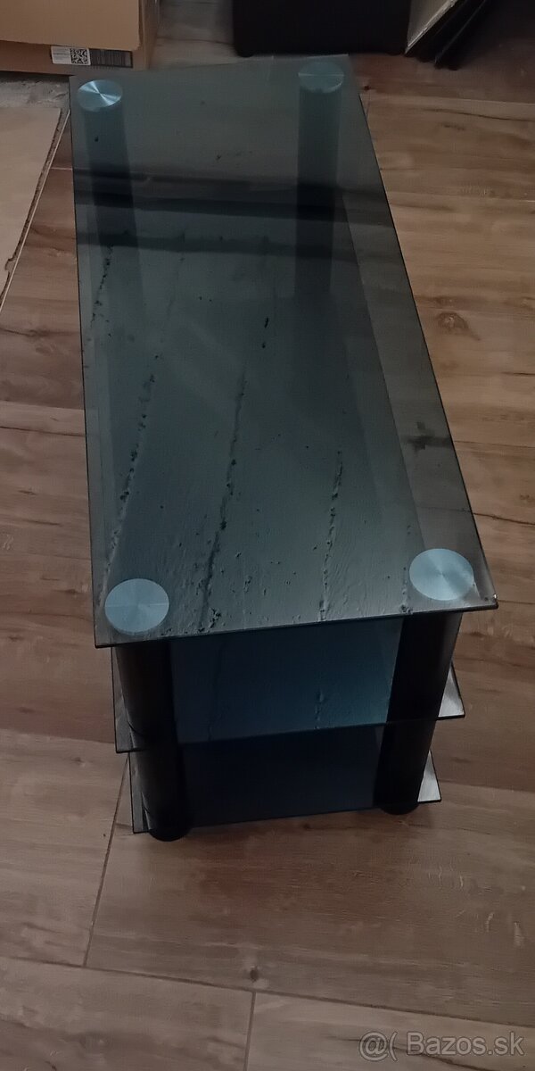 TV stolík sklenený