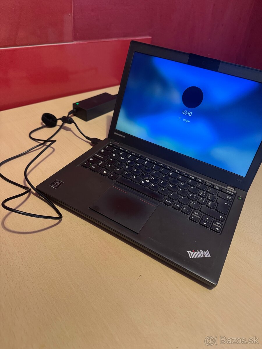 Lenovo x240 Thinkpad 4300u 4gb ram 240ssd bez baterie.