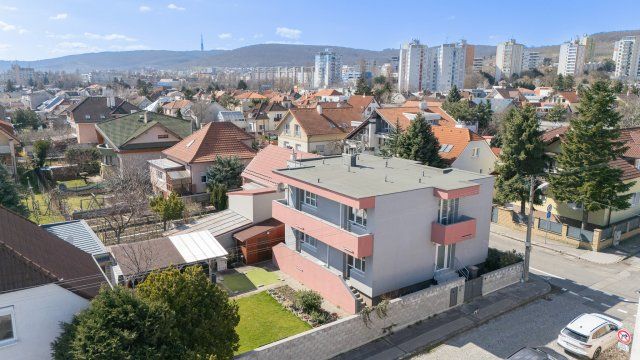 100PRO | Domov, ktorý definuje moderné rodinné bývanie. Prie