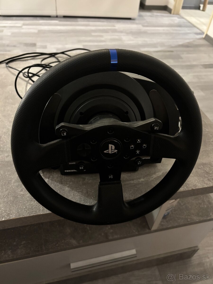 thrustmaster t300 predam tento volant