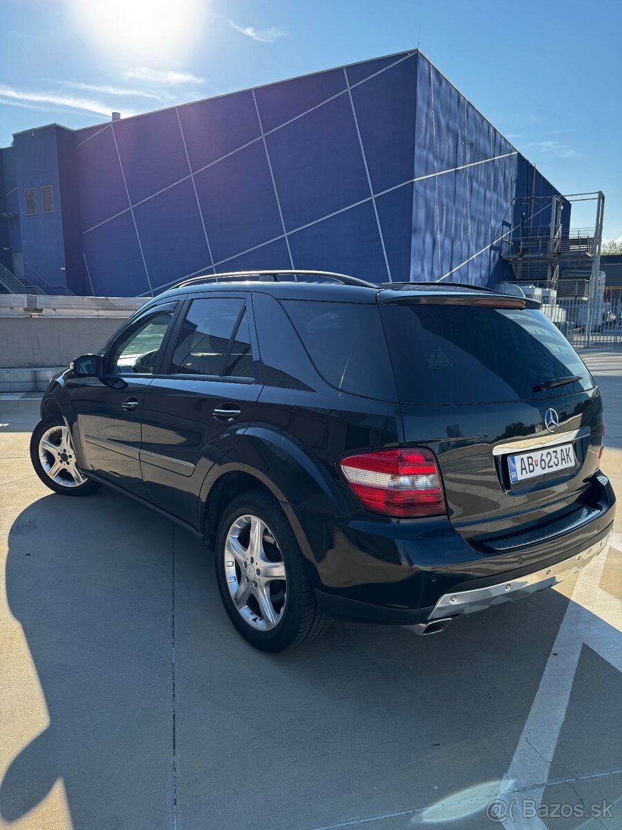 Mercedes-Benz ML320