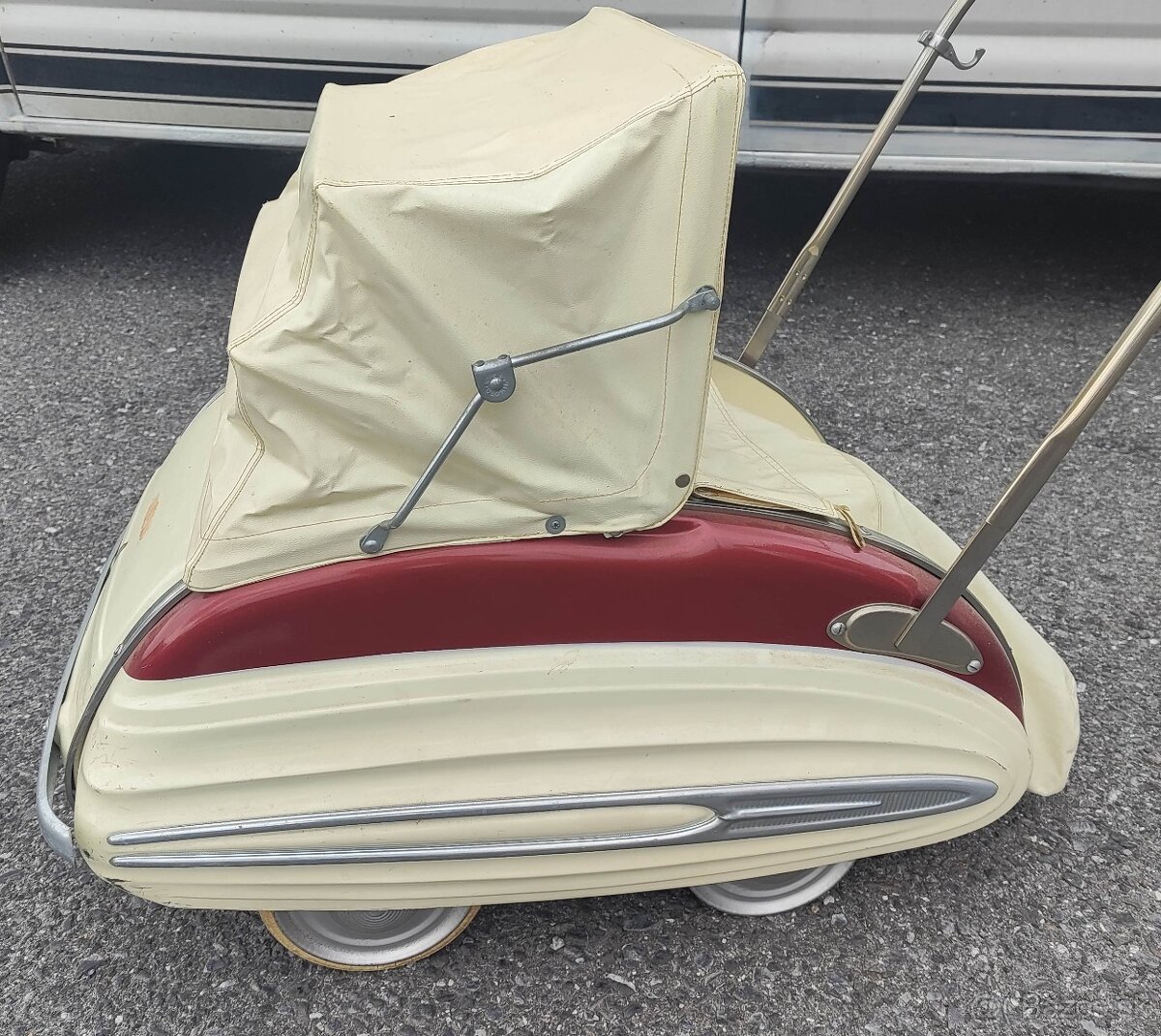 Detský kočík pre bábiky značky Nydegger