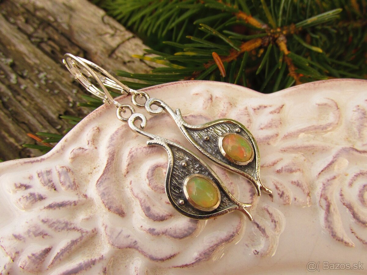 Strieborné náušnice osádzané kameňom Opál, Ag 925