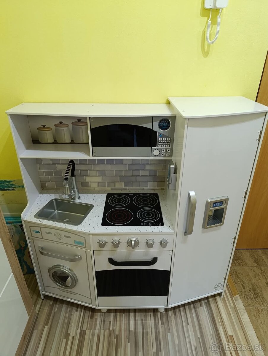 KidKraft Veľká detská kuchynka so svetlami a zvukmi