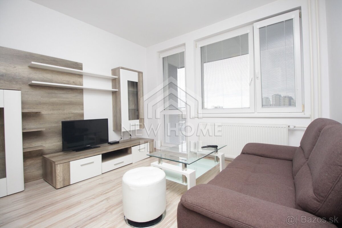 KOŠICKÁ - 1,5 iz. byt, balkón 7 m2, WIFI, klimatizácia