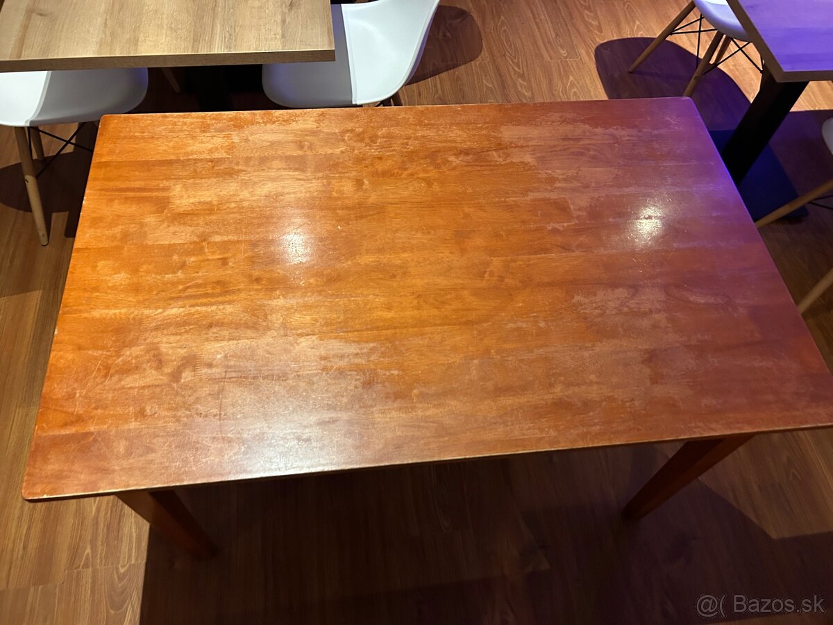 Predám stôl kus 15€