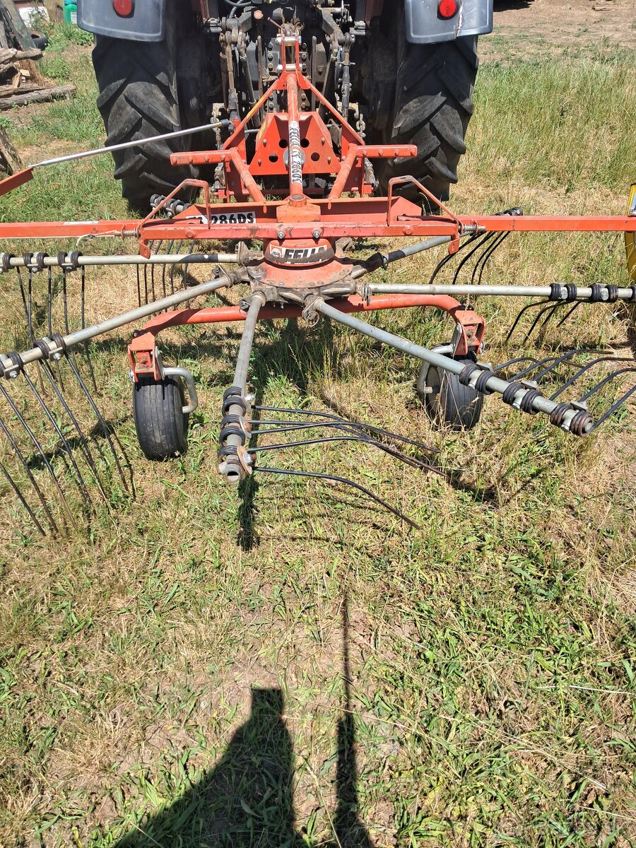 Zrňovač Fella 287DS
