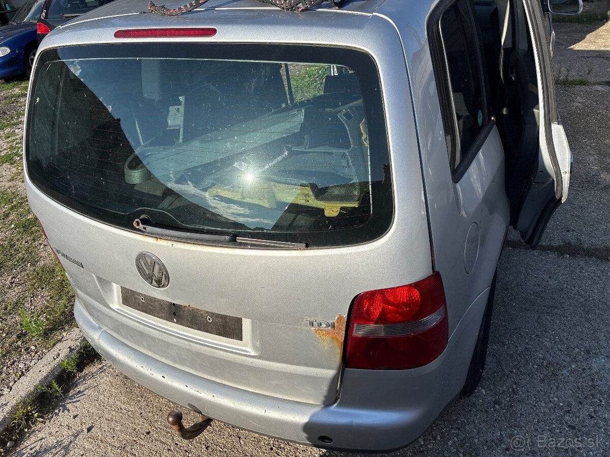 Kufrove dvere VW touran